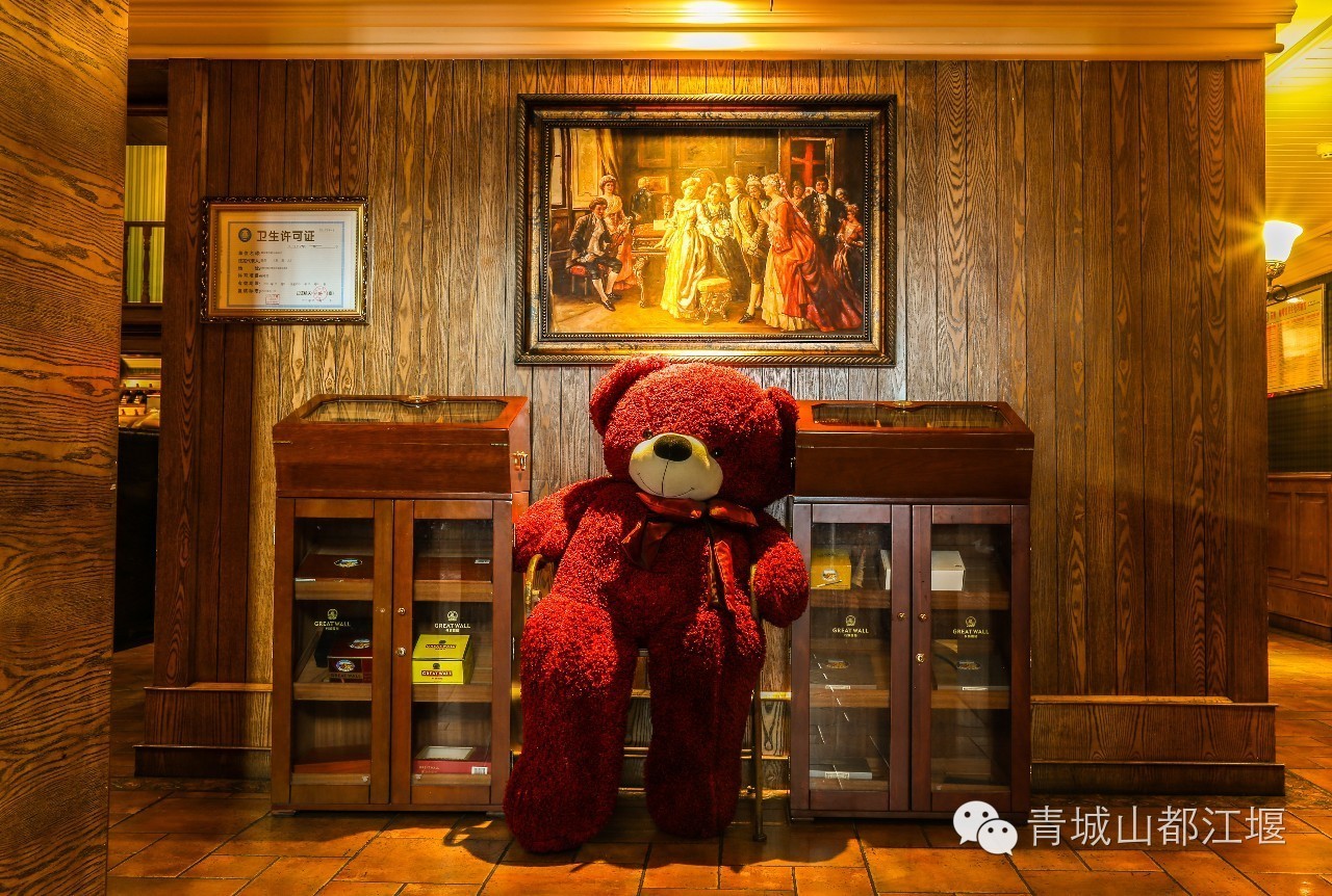 恍惚来到《好先生》中的“灰鲸”！在这家BIG满满的店，会不会