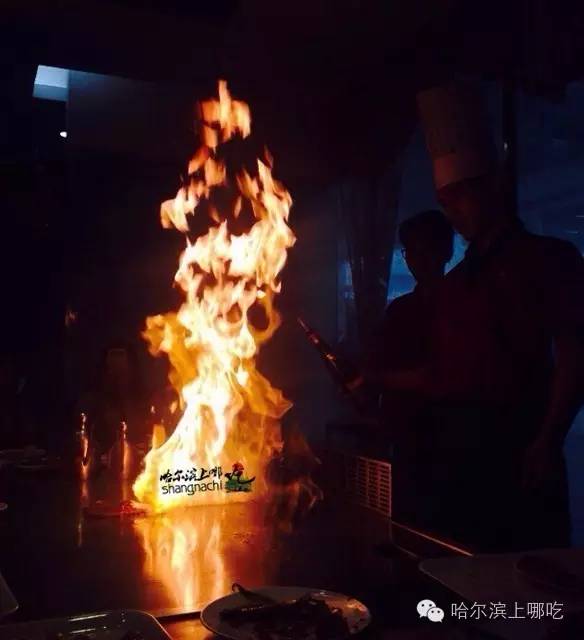 曾经独领风骚的石头马路，如今全是美食在召唤！