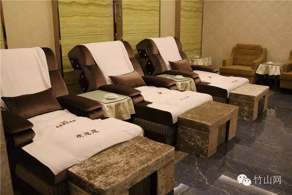 快讯赤裸裸的诱惑!竹山这家足浴城内部曝光!