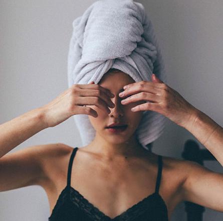 美容引起皮肤过敏怎么办,美容院干敏皮肤如何护理