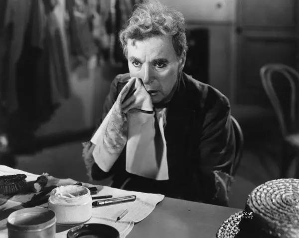 一部致敬卓别林的电影,卓别林的电影给我们带来的启发