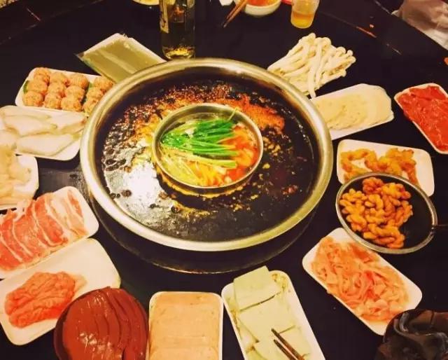 同样一家店，别人排成“葛优瘫”，我们吃到嗨翻天！