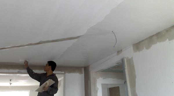 屋里的墙皮开裂怎么处理,墙皮开裂怎样解决