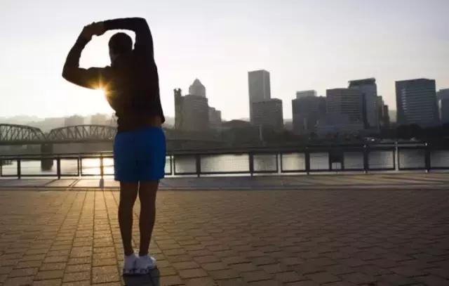 该怎么练才能跑好一场马拉松,跑半程马拉松的26个技巧与建议