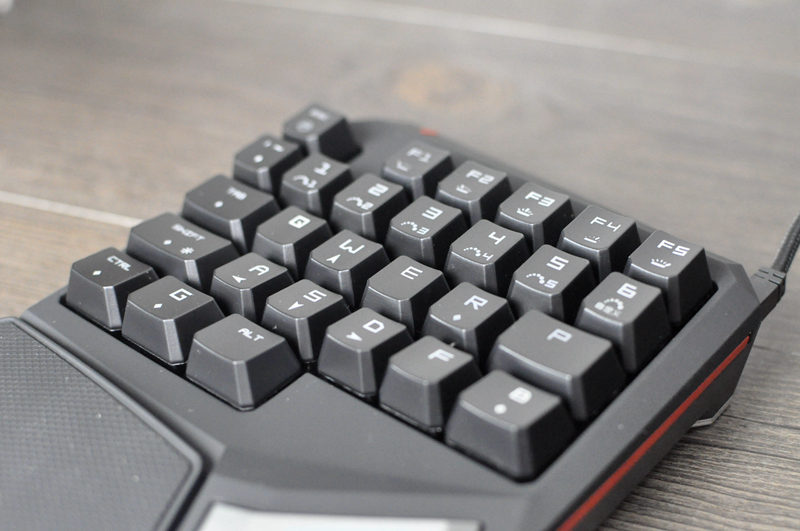 lol高端局操作都很稳,玩lol厉害的上单都是锁定视角