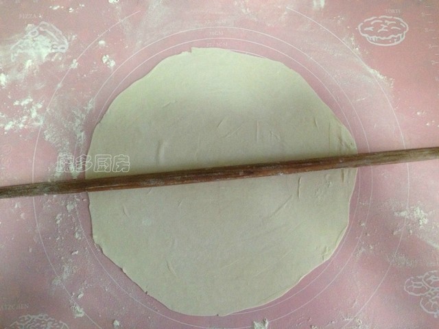 这个馍薄如纸，却筋道美味，在我家它和土豆丝是标配，全家都爱吃