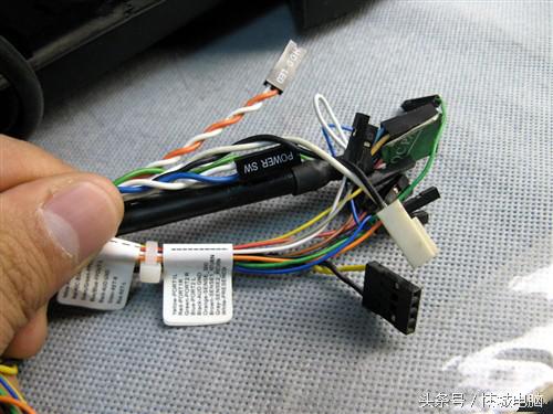 主机与主板的跳线,diy电脑机箱跳线与主板连接图解