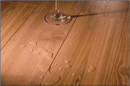 复合地板泡水翘边怎么补救,复合地板泡水起鼓能自己恢复吗