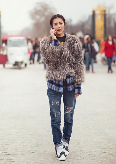 时装秀超模大表姐刘雯气质不一般,最新大表姐刘雯穿搭鞋子