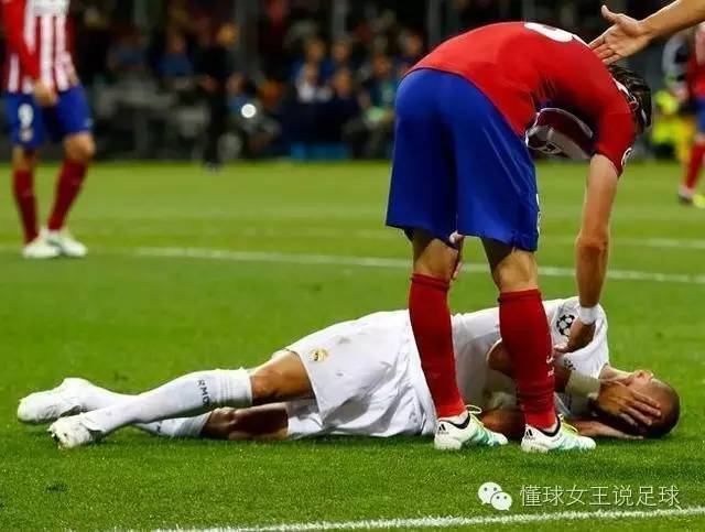 登巴巴凌空斩曼联,登巴巴打杰拉德