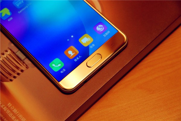 三星galaxyc7手机长什么样,三星galaxyc7详细信息