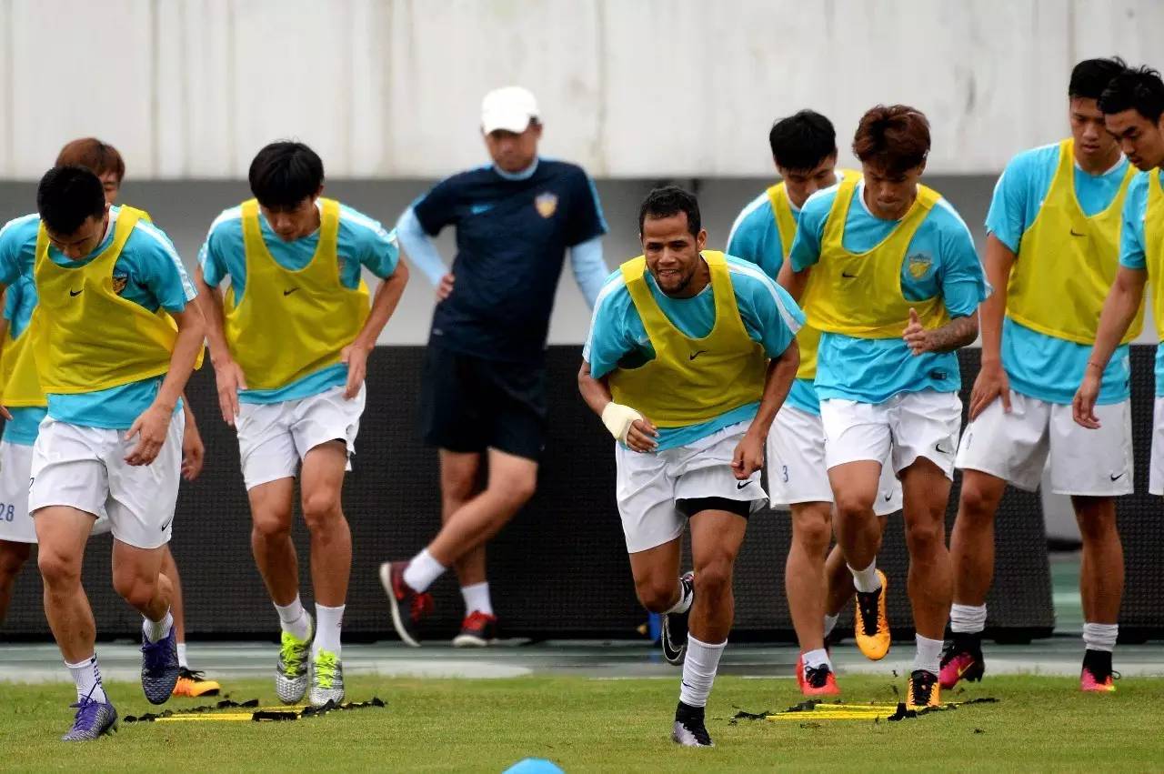 湖南湘涛中乙保级,湖南湘涛现在踢中甲吗