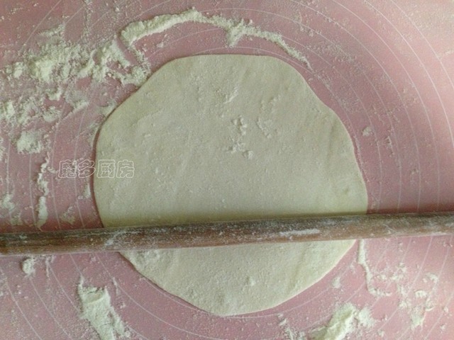 这个馍薄如纸，却筋道美味，在我家它和土豆丝是标配，全家都爱吃