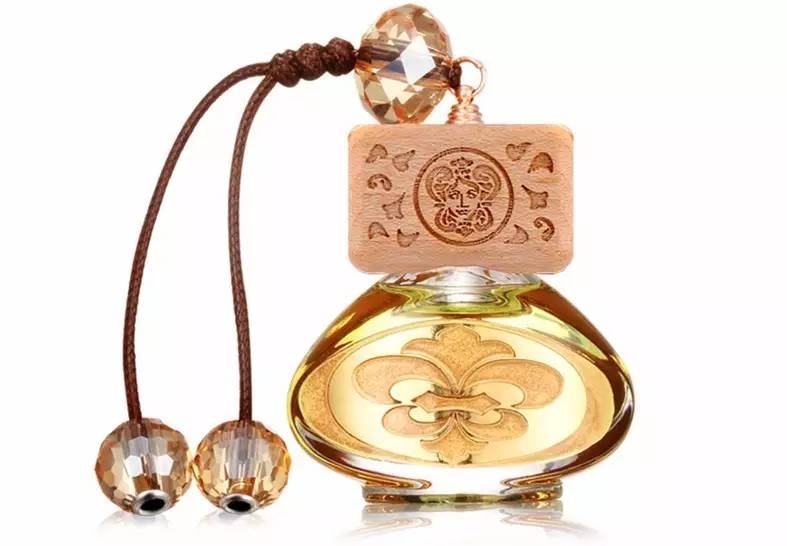 如果你和我一样受不了车里有味道。。。。。。