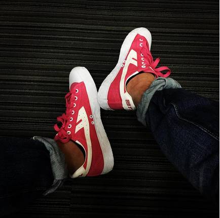 回力红白鞋是什么款,国产品牌回力鞋怎么样