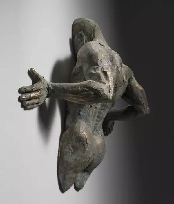 意大利雕塑家（Matteo）人体大胆艺术：挣脱束缚