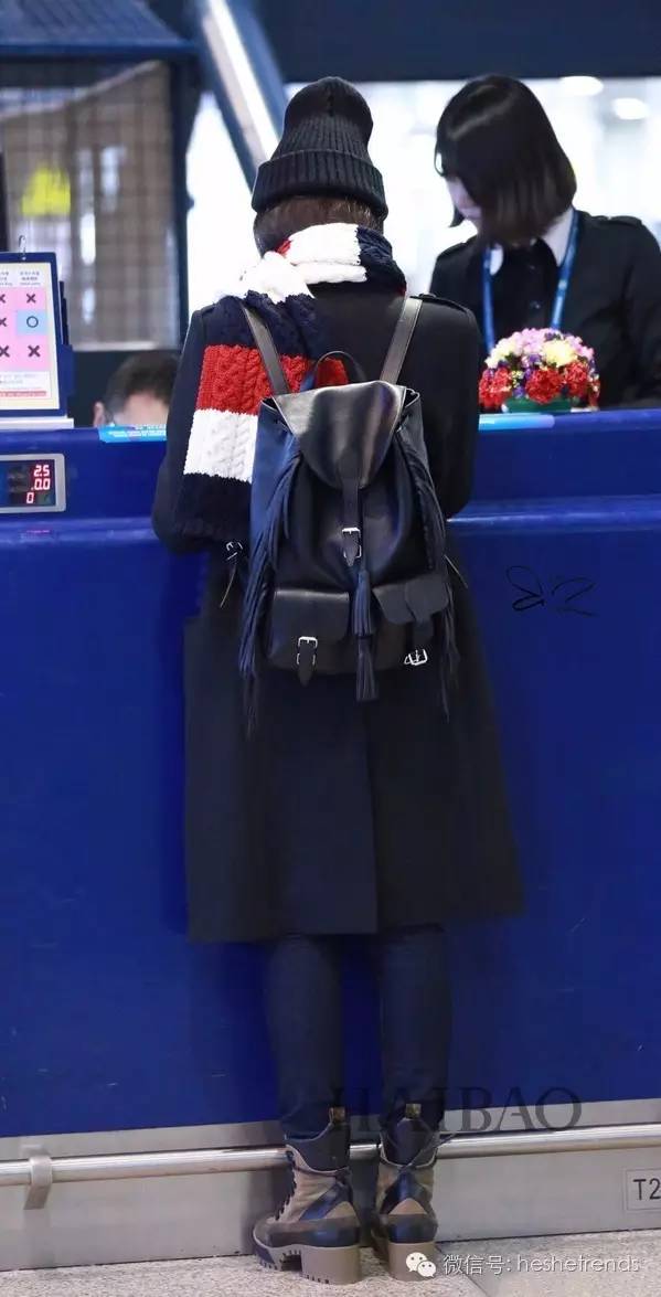 你知道就算大雨让整座城市颠倒你还可以解放双手背双肩包