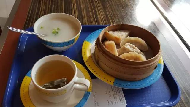 迪士尼好莱坞酒店门口有海边么,迪士尼好莱坞酒店要门票吗