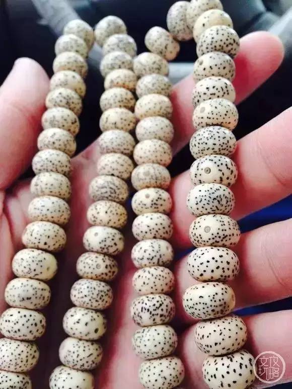 手串为什么都越玩越小了,手串玩了大半年了为什么还不红