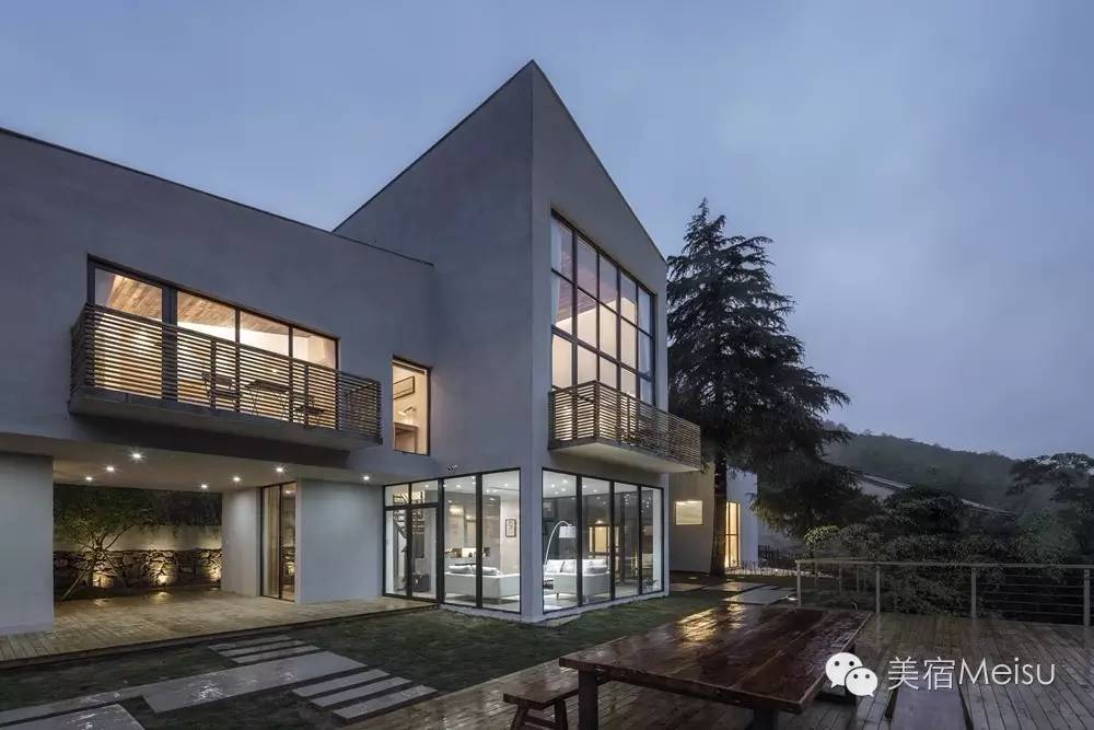 多亏这帮牛气的设计师，才横空出世了那么多惊艳美宿！后起之秀不断涌现，同质化是否有望减弱？