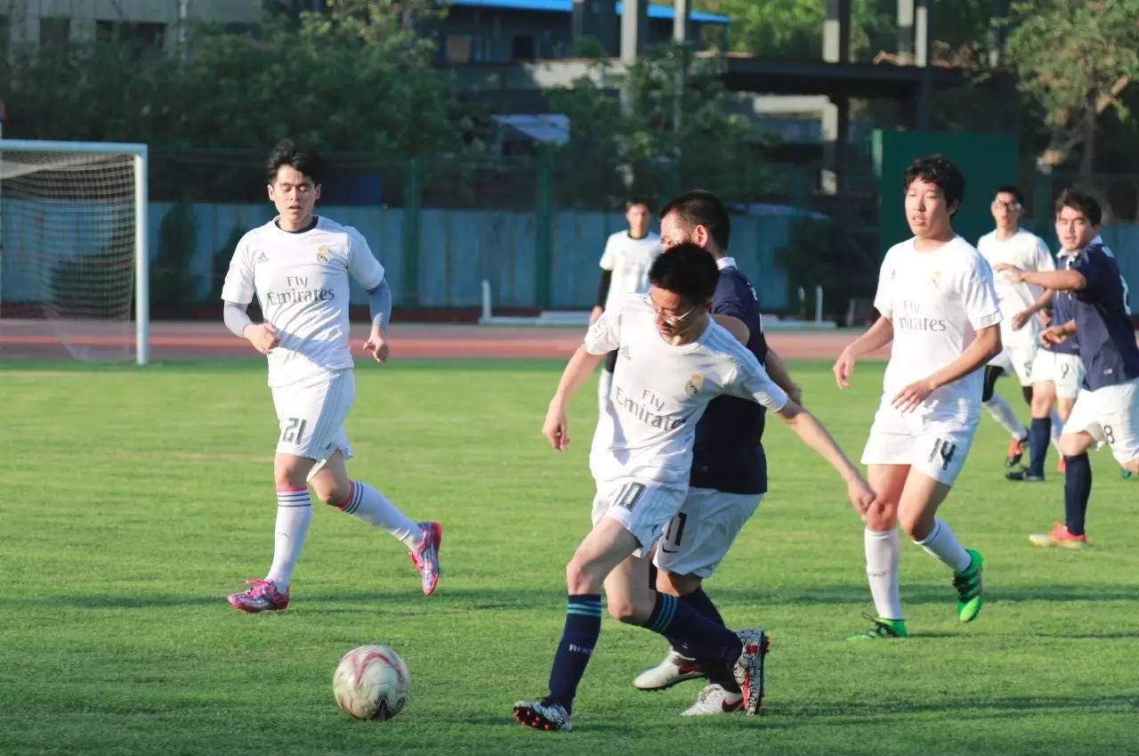 毕业特刊设计风格,毕业特刊主题照片