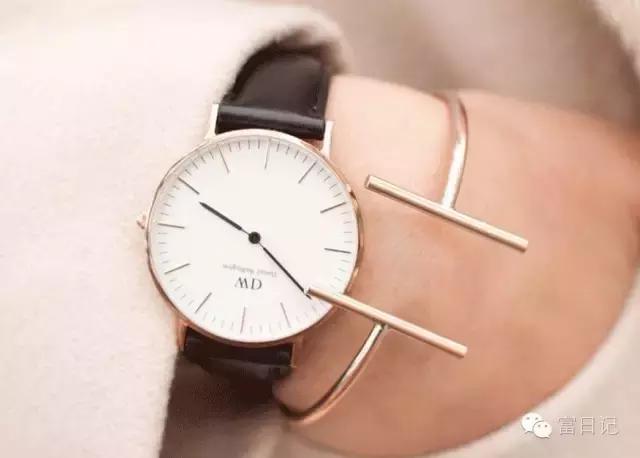 品牌手表大卖,最受年轻人欢迎的dw手表