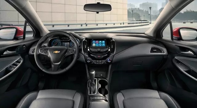 全新科鲁兹上路视频,新科鲁兹第一视角