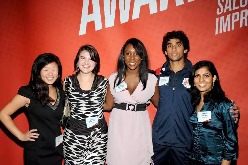 这款足球让数万非洲的贫困人民用上了免费的电。