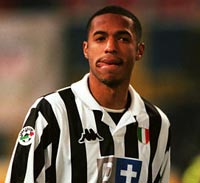 天下足球十大经典文案,天下足球三十大催泪文案值得珍藏