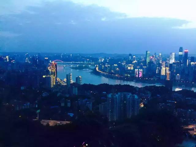 我可以卑微但不能没有尊严的爱你,爱你但绝不卑微的去爱