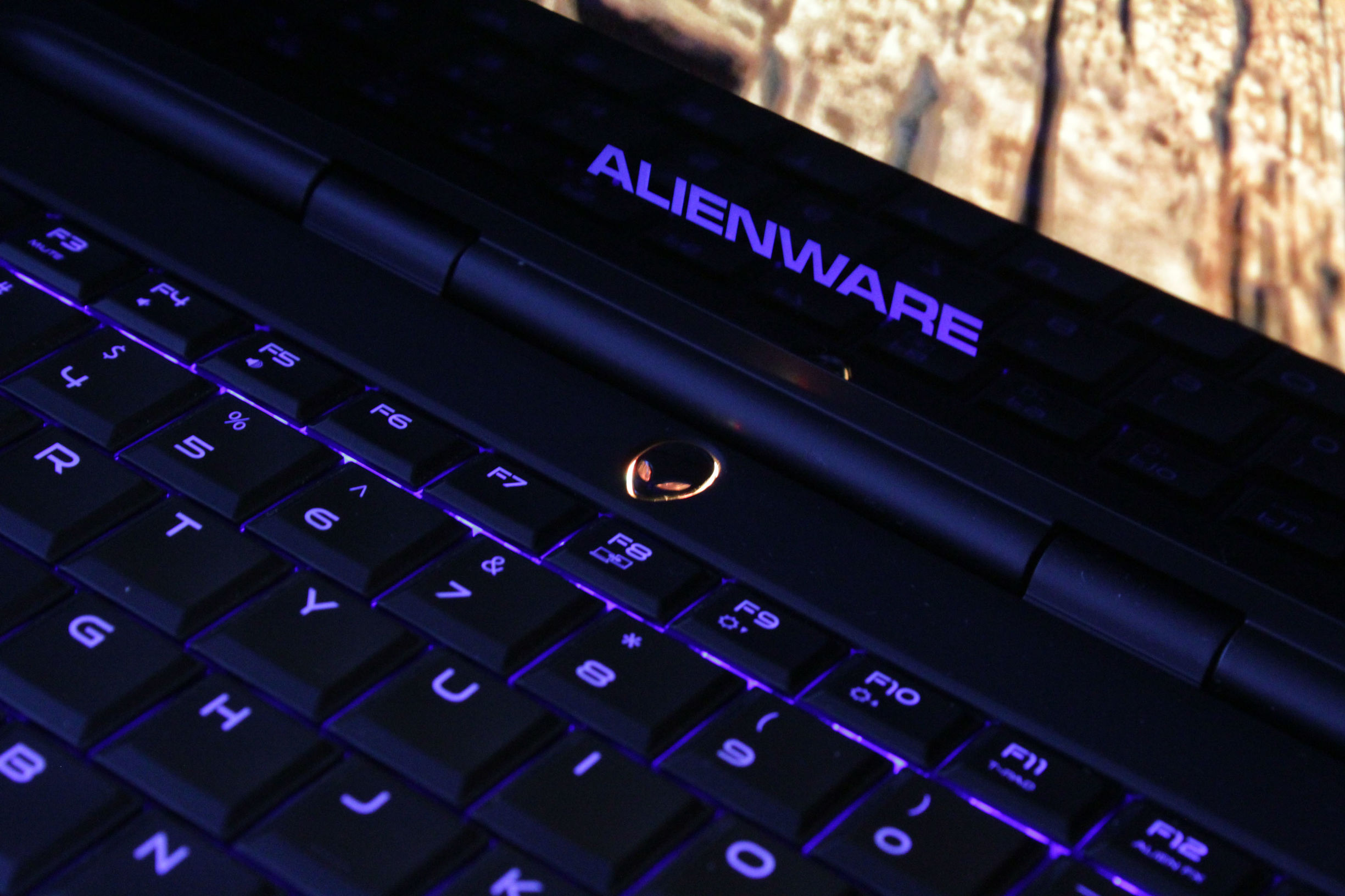 alienware最新显示器演示,升级originos能降级吗