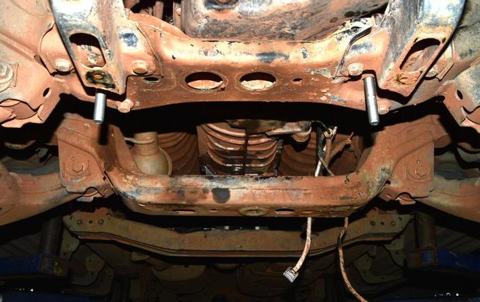 驭胜两驱和四驱哪个好,驭胜两驱改四驱还是加锁好