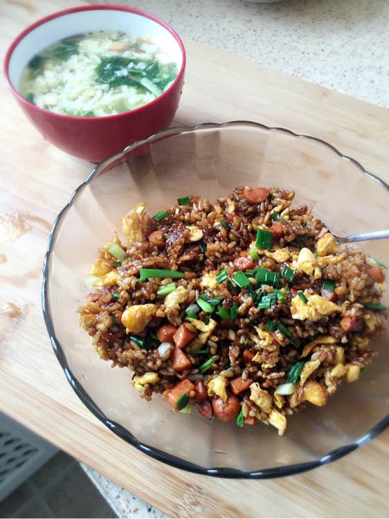 我和男朋友结婚半年了，生活当中我们俩就是谁有空谁下厨房