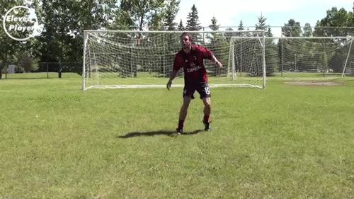 足球技巧8种最为实用的,足球防球的技巧