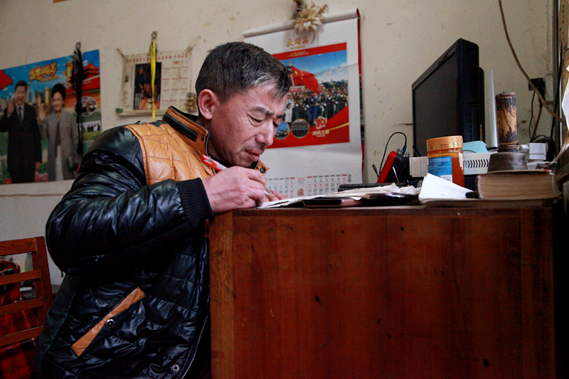 山巅教学点：一对父子60载坚守