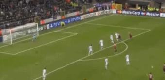 足球小易倒钩凌空射门,双人凌空倒钩足球小将