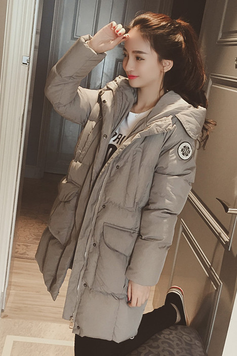 中款女羽绒服保暖又有型 (充绒量119g短款羽绒服够不够保暖)