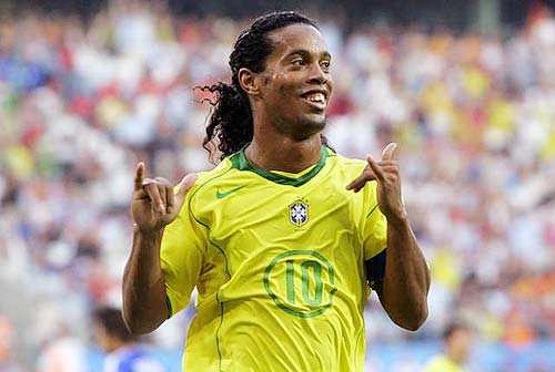 绿茵场庆祝动作,足球庆祝动作克洛泽