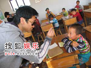 国内首个先写好墓志铭的男星，被诋毁半辈子说我不配合你们的俗气