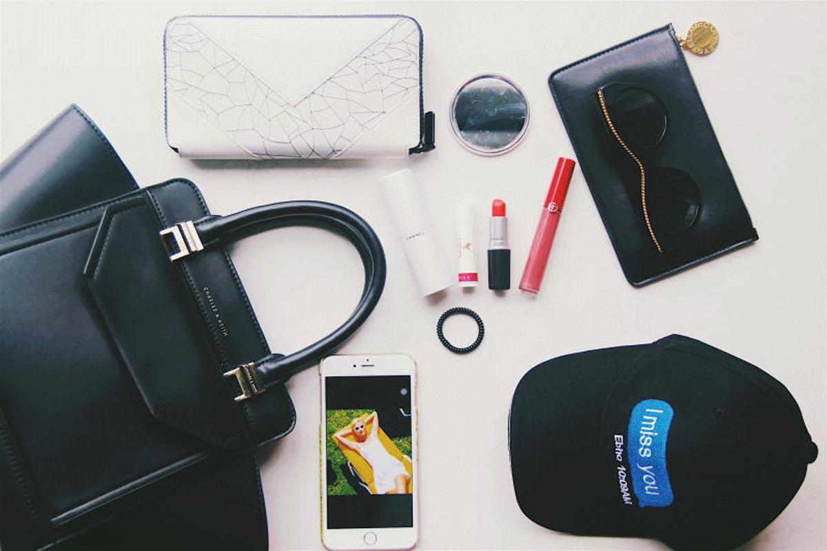 粉丝寄来了一箱包包,粉丝发来的包裹