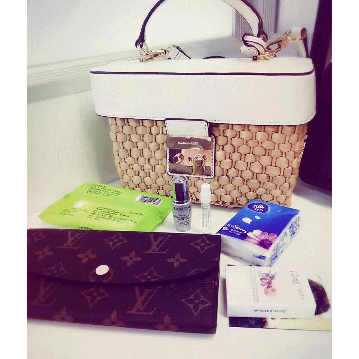 粉丝寄来的包,粉丝寄来了一箱包包