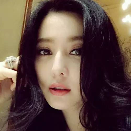 今年秋冬流行唇色有哪些,今年流行什么颜色的唇色