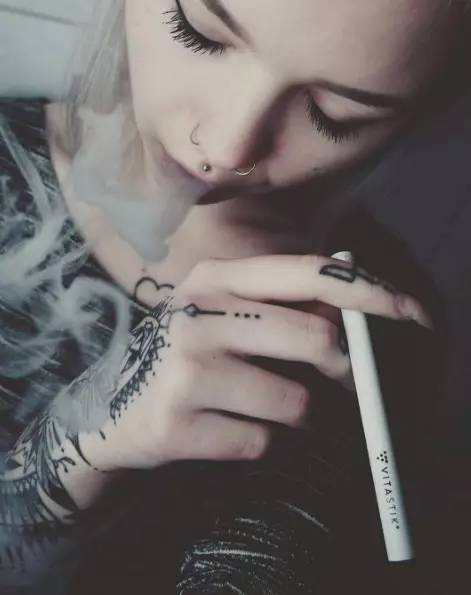 潮来潮趣丨谁说“抽烟”不能又酷又不伤身？潮人抽这烟爸妈绝对不会骂！