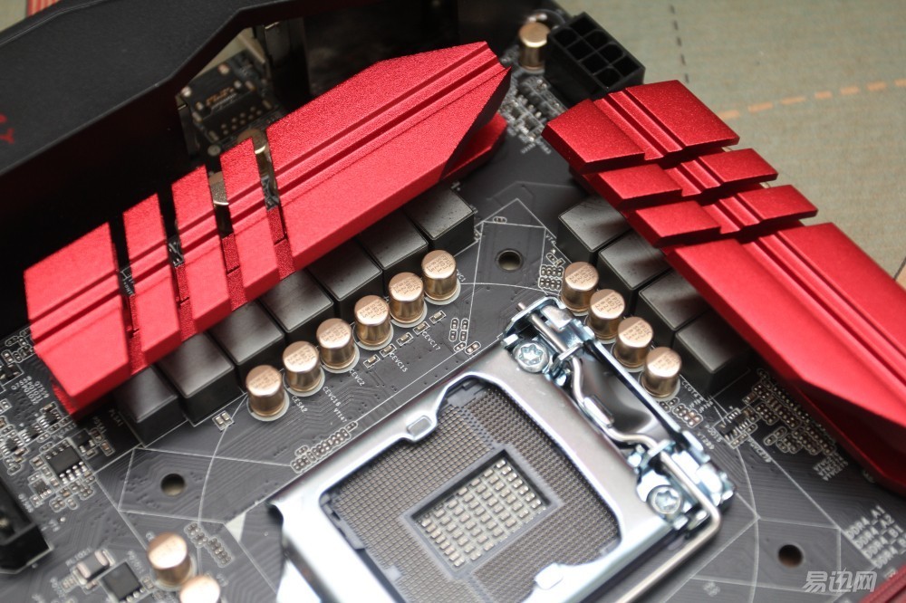 追风者515机箱可以装大主板吗,华擎b150装nvme