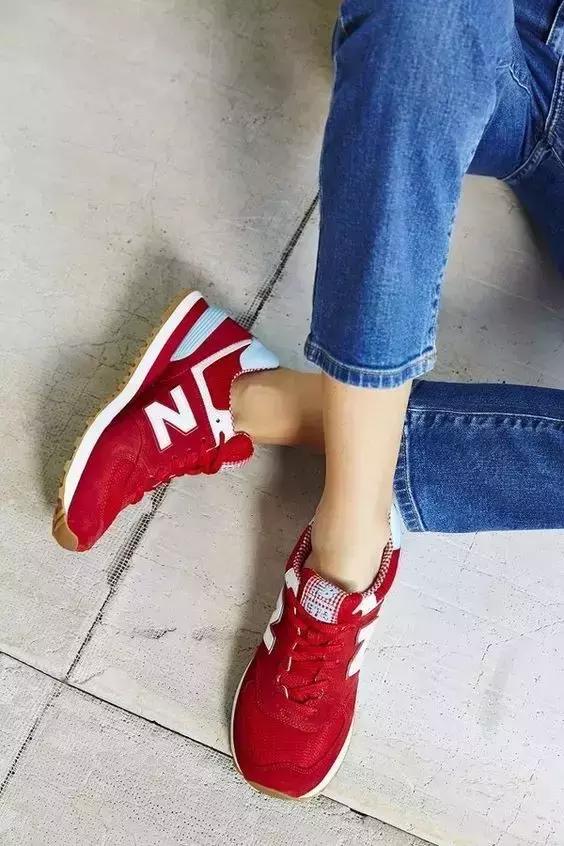 球鞋/最爱脚下那抹红，今夏潮人都得踩个它
