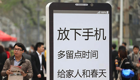 我把女朋友的朋友圈屏蔽了,被一个年轻妹子屏蔽了朋友圈