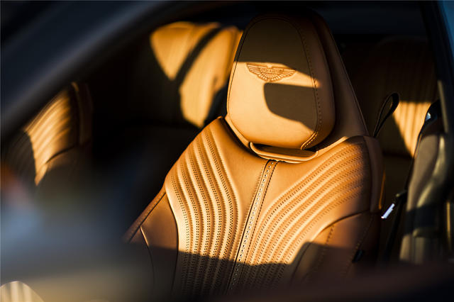 阿斯顿马丁db112020款v8coupe,全球限量1台的阿斯顿马丁db11