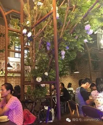 这家顾客排号排到500多的串店，其征服顾客的秘诀除味道还有啥