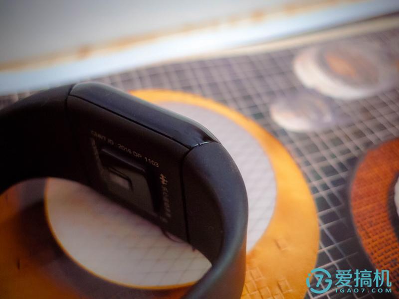 乐心运动手表充电,乐心运动手表显示实时数据