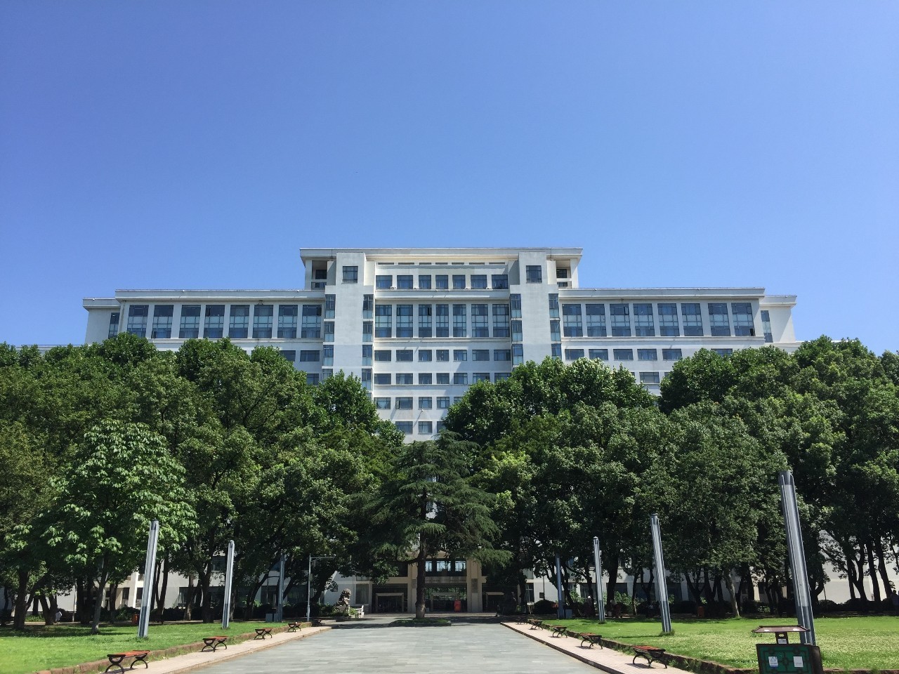 迷迷糊糊记不清？小诗带你认识教学楼！